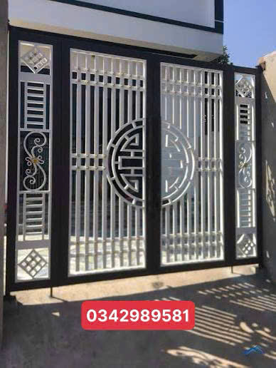 cửa làm bằng sắt hộp